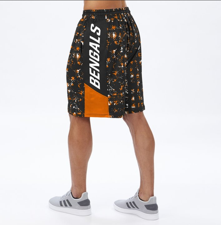 Zubaz NFL Men's Cincinnati Bengals Color Grid Shorts