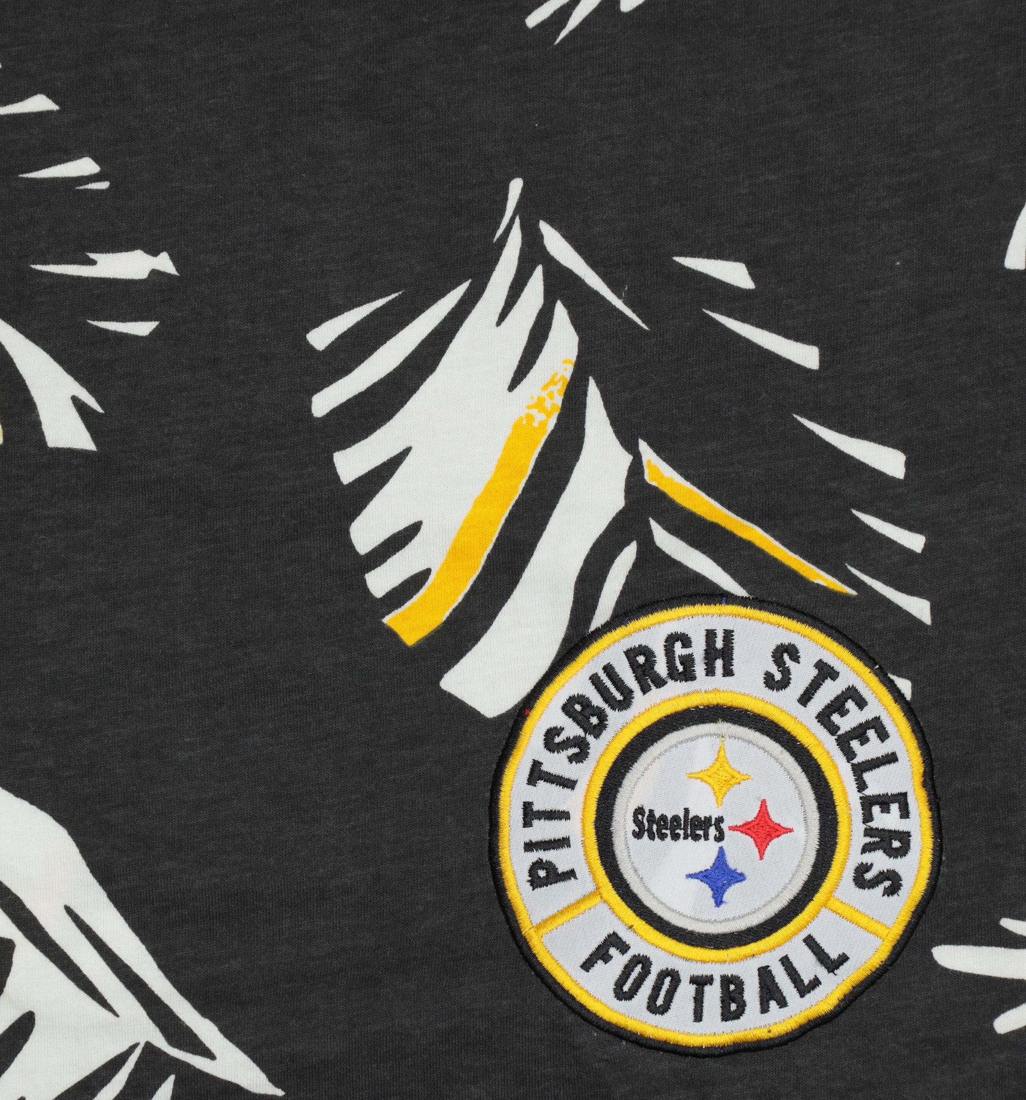 Zubaz NFL Adult Unisex Z88 Embroidered Leaf 3 Team Color Shorts, Pittsburgh Steelers