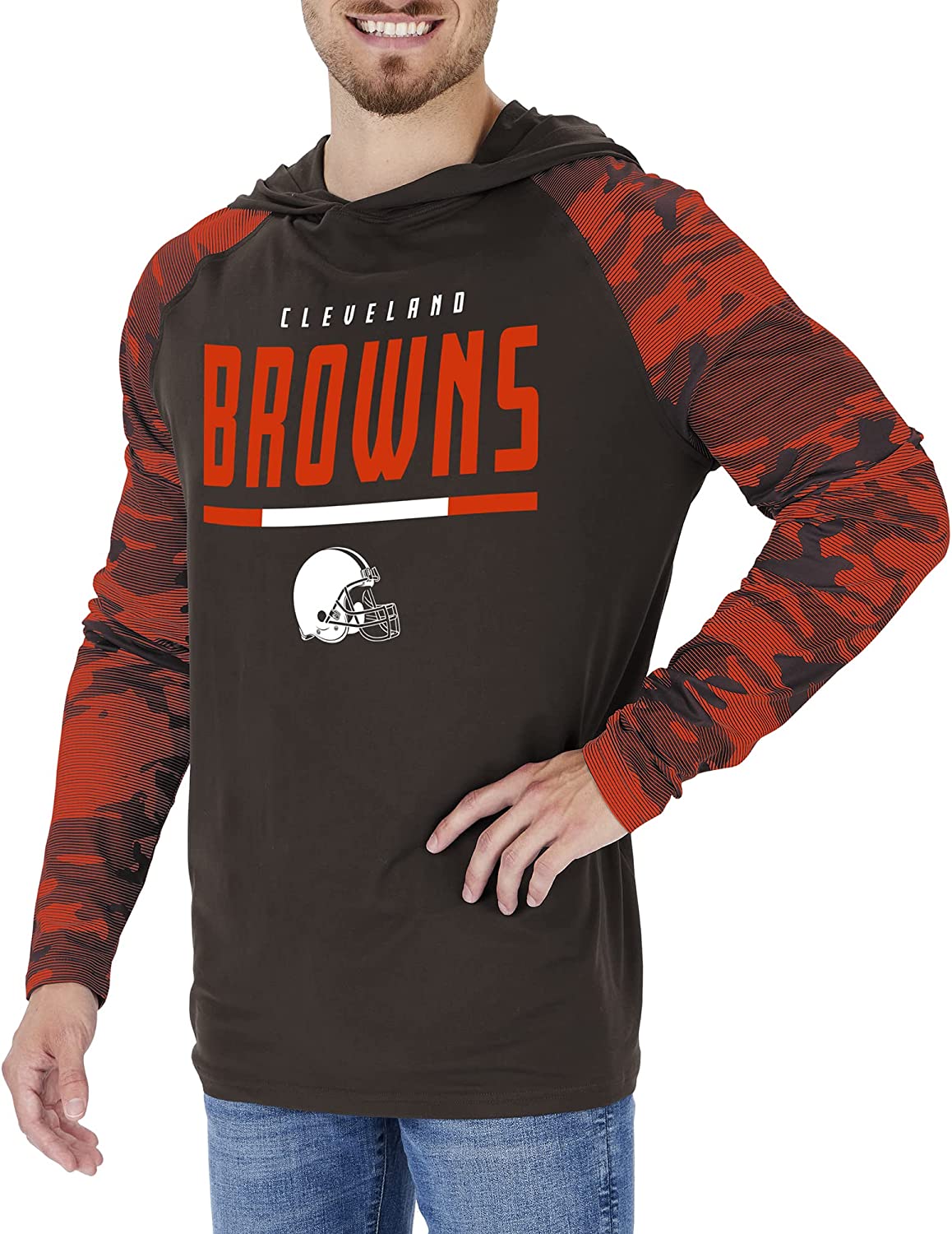 Zubaz NFL Men's Linebacker Camo Line Sleeves Lightweight Hoodie, CLEVELAND BROWNS