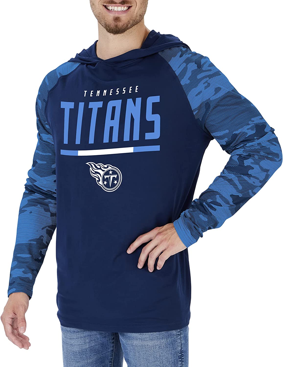 Zubaz NFL Men's Linebacker Camo Line Sleeves Lightweight Hoodie, TENNESSEE TITANS