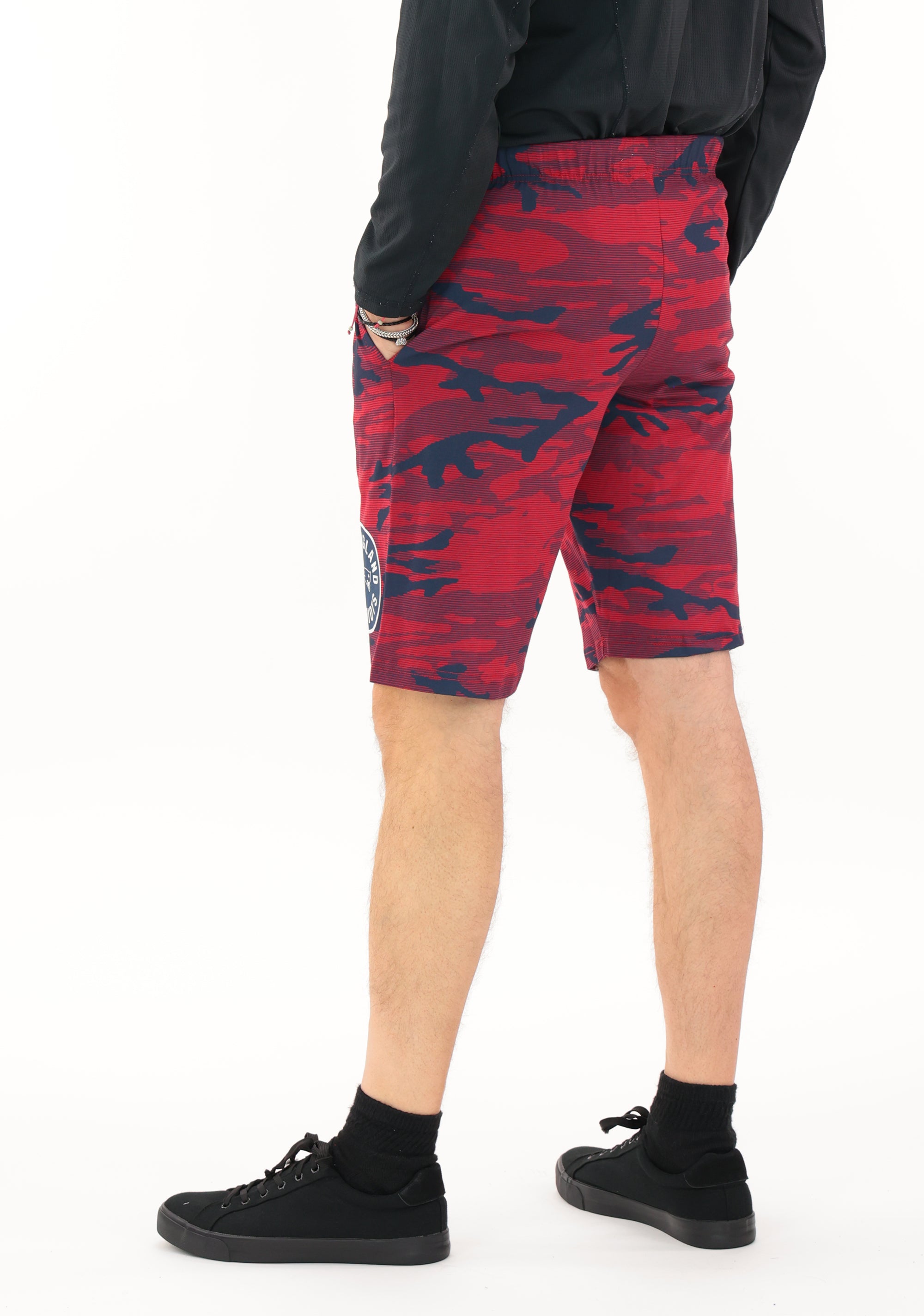 Zubaz NFL Adult Unisex Z88 Camo Lines Shorts, New England Patriots