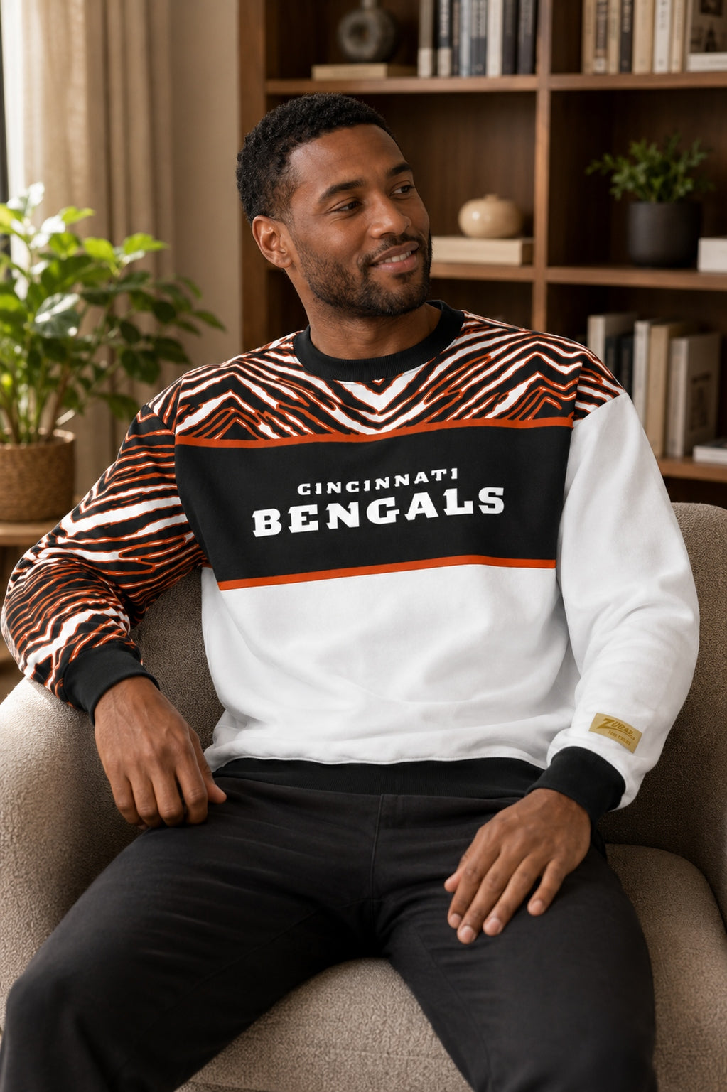 Zubaz NFL Men's & Women's 90s Strong Arm Crew, Cincinnati Bengals