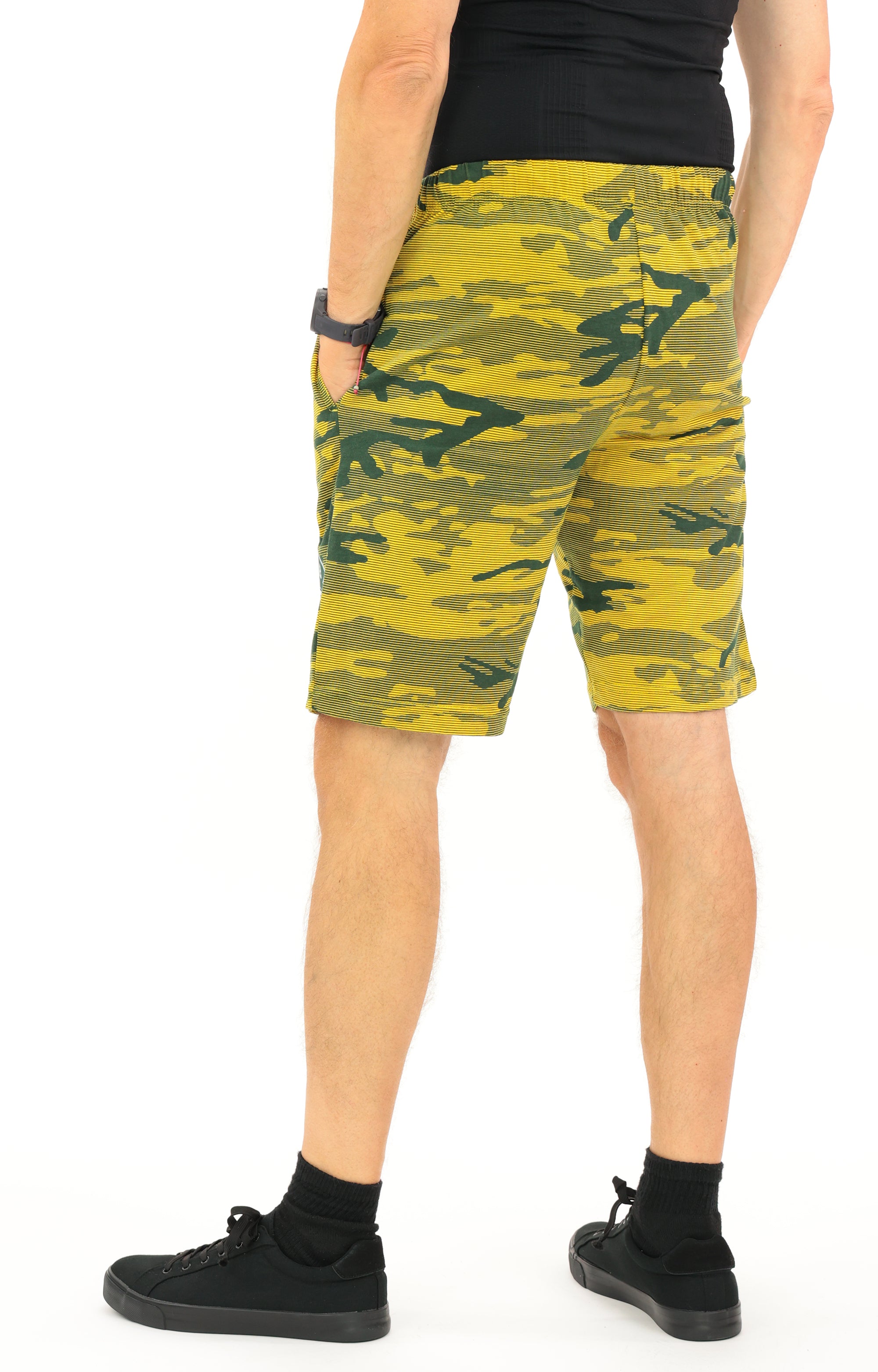 Zubaz NFL Adult Unisex Z88 Camo Lines Shorts, Green Bay Packers