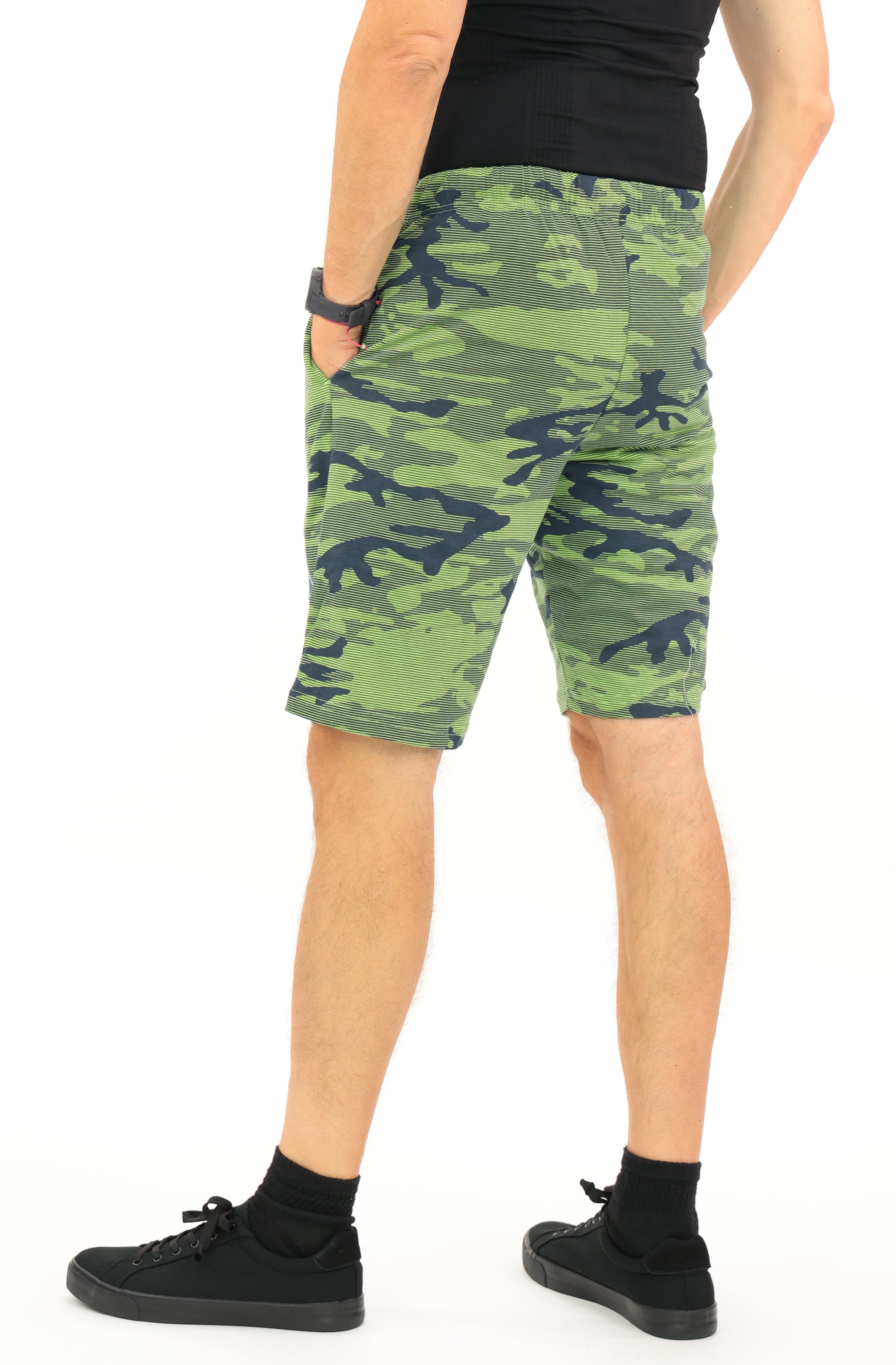 Zubaz NFL Adult Unisex Z88 Camo Lines Shorts, Seattle Seahawks