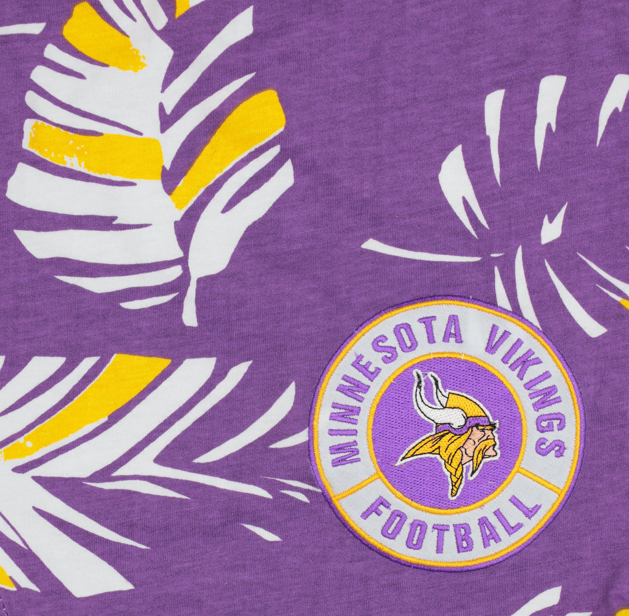 Zubaz NFL Adult Unisex Z88 Embroidered Leaf 3 Team Color Shorts, Minnesota Vikings