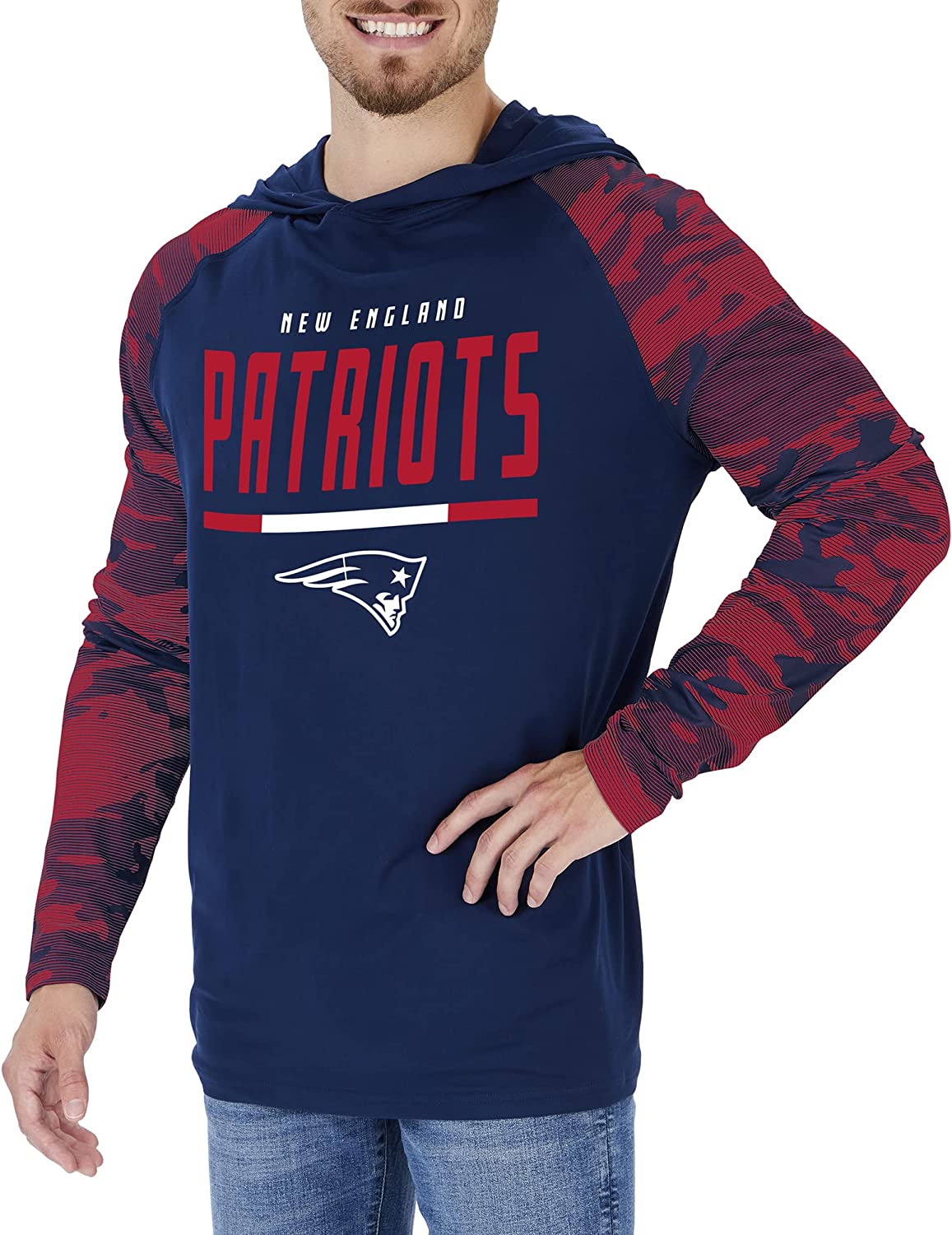 Zubaz NFL  Men's Linebacker Camo Line Sleeves Lightweight Hoodie, NEW ENGLAND PATRIOTS