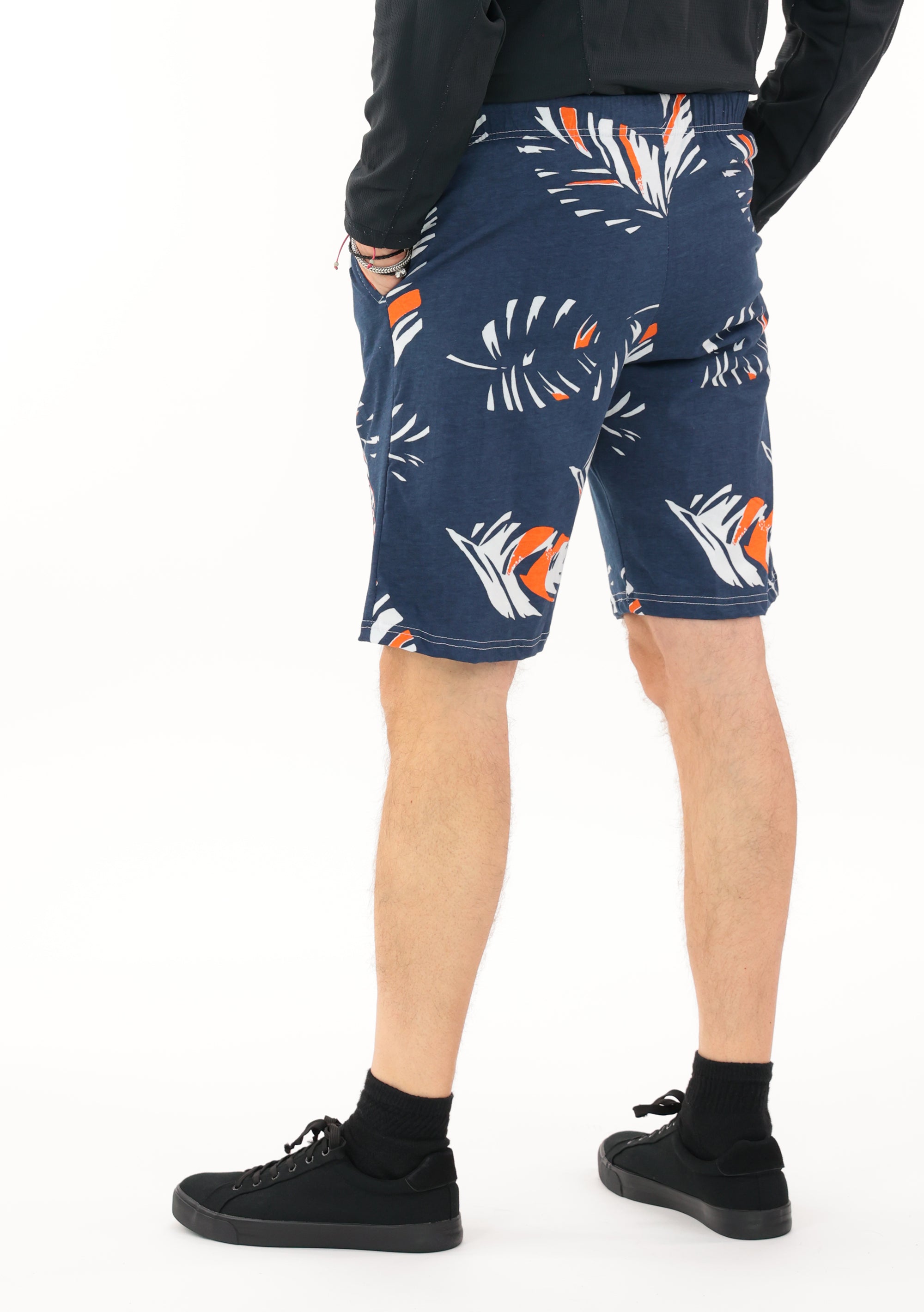 Zubaz NFL Adult Unisex Z88 Embroidered Leaf 3 Team Color Shorts, Chicago Bears