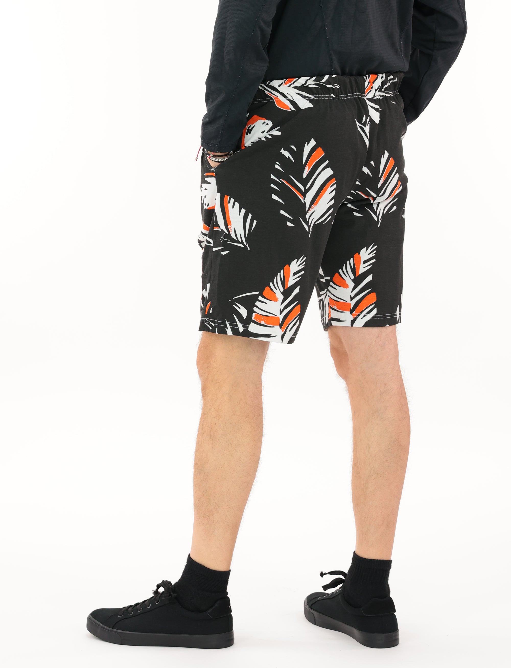 Zubaz NFL Adult Unisex Z88 Embroidered Leaf 3 Team Color Shorts, Cincinnati Bengals