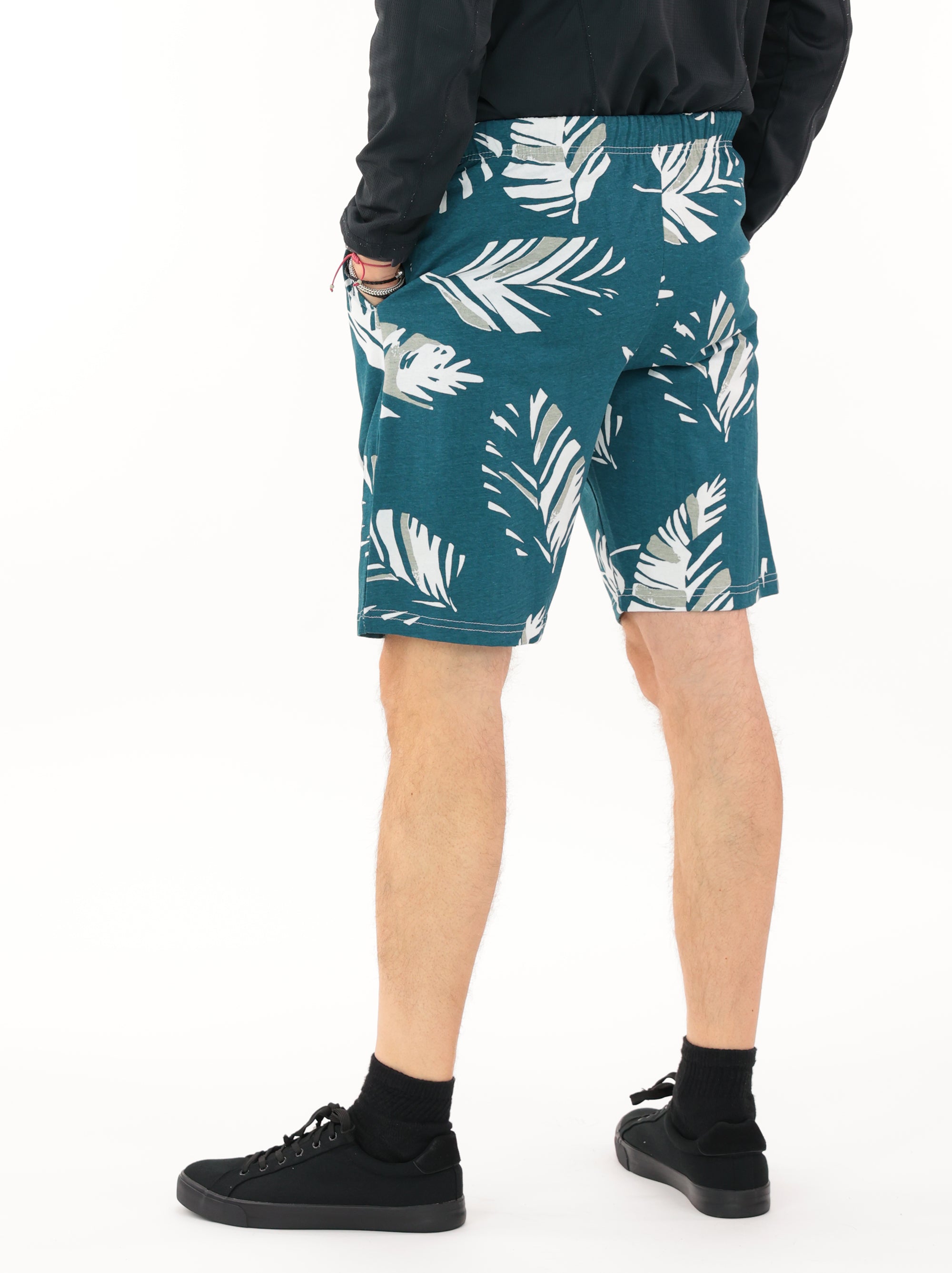 Zubaz NFL Adult Unisex Z88 Embroidered Leaf 3 Team Color Shorts, Philadelphia Eagles