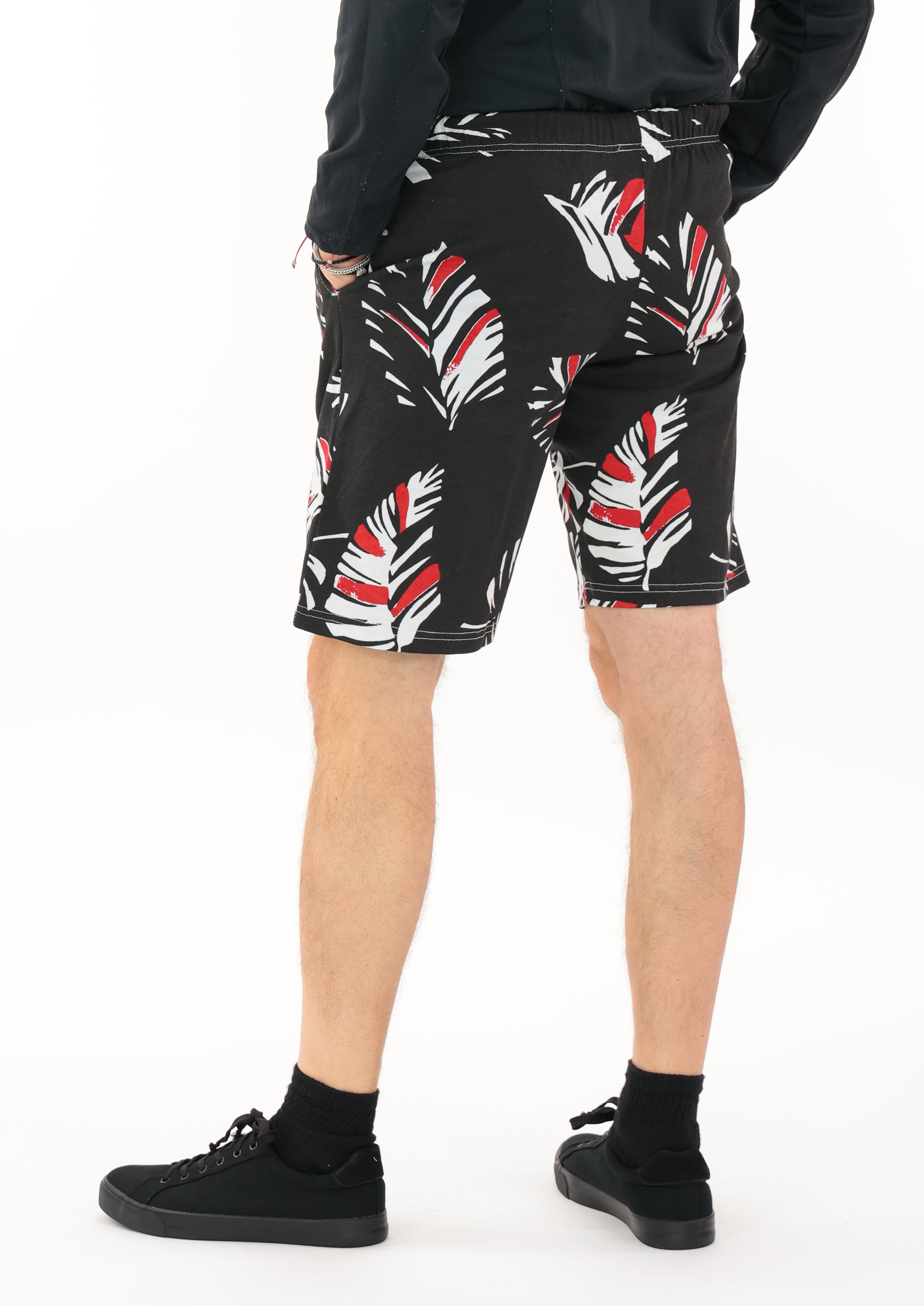 Zubaz NFL Adult Unisex Z88 Embroidered Leaf 3 Team Color Shorts, Tampa Bay Buccaneers