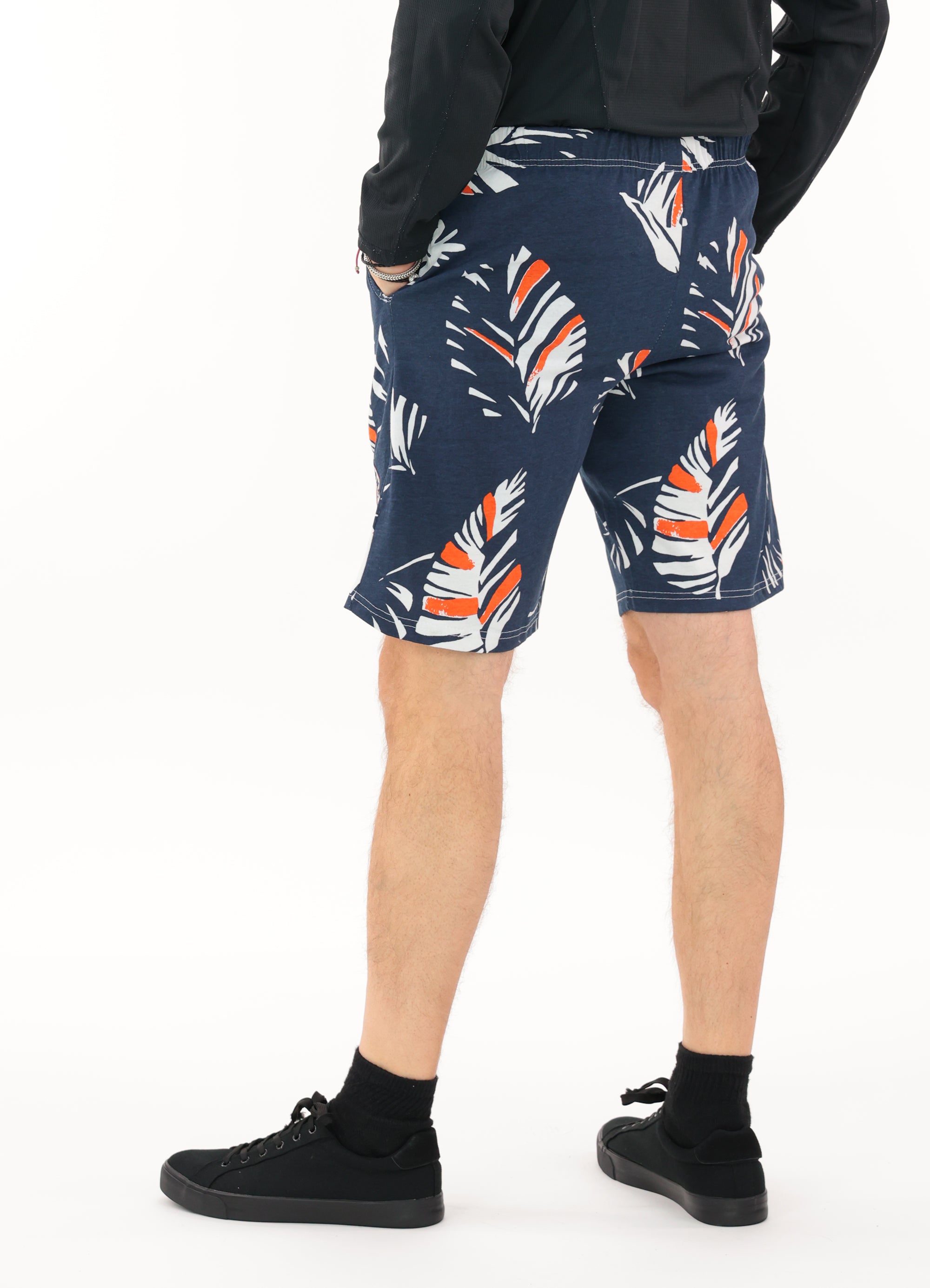 Zubaz NFL Adult Unisex Z88 Embroidered Leaf 3 Team Color Shorts, Denver Broncos