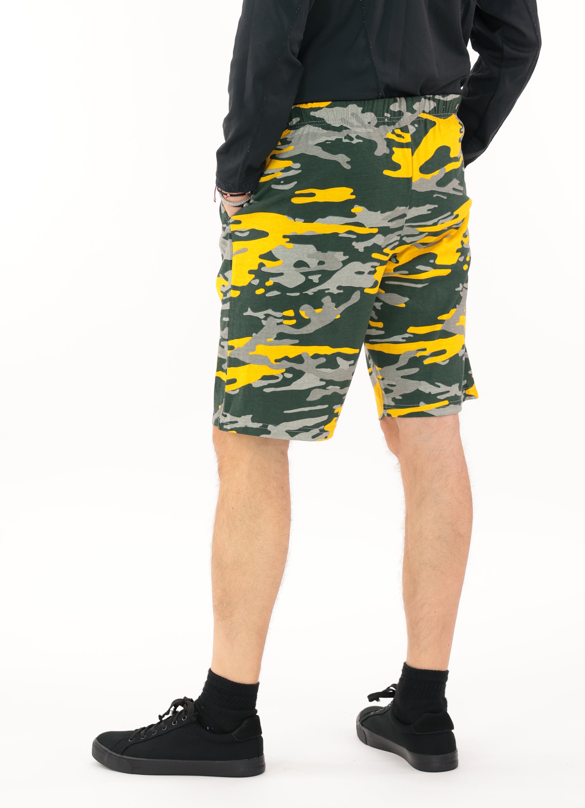 Zubaz NFL Adult Unisex Z88 Embroidered Alt Camo Shorts, Green Bay Packers