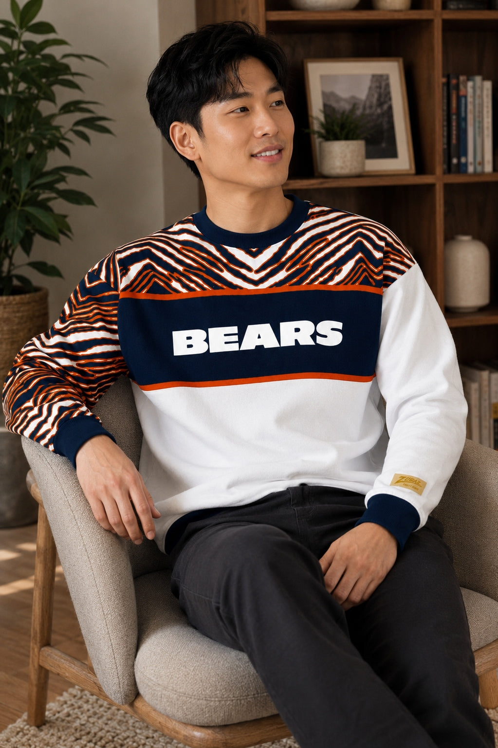 Zubaz NFL Men's & Women's 90s Strong Arm Crew, Chicago Bears