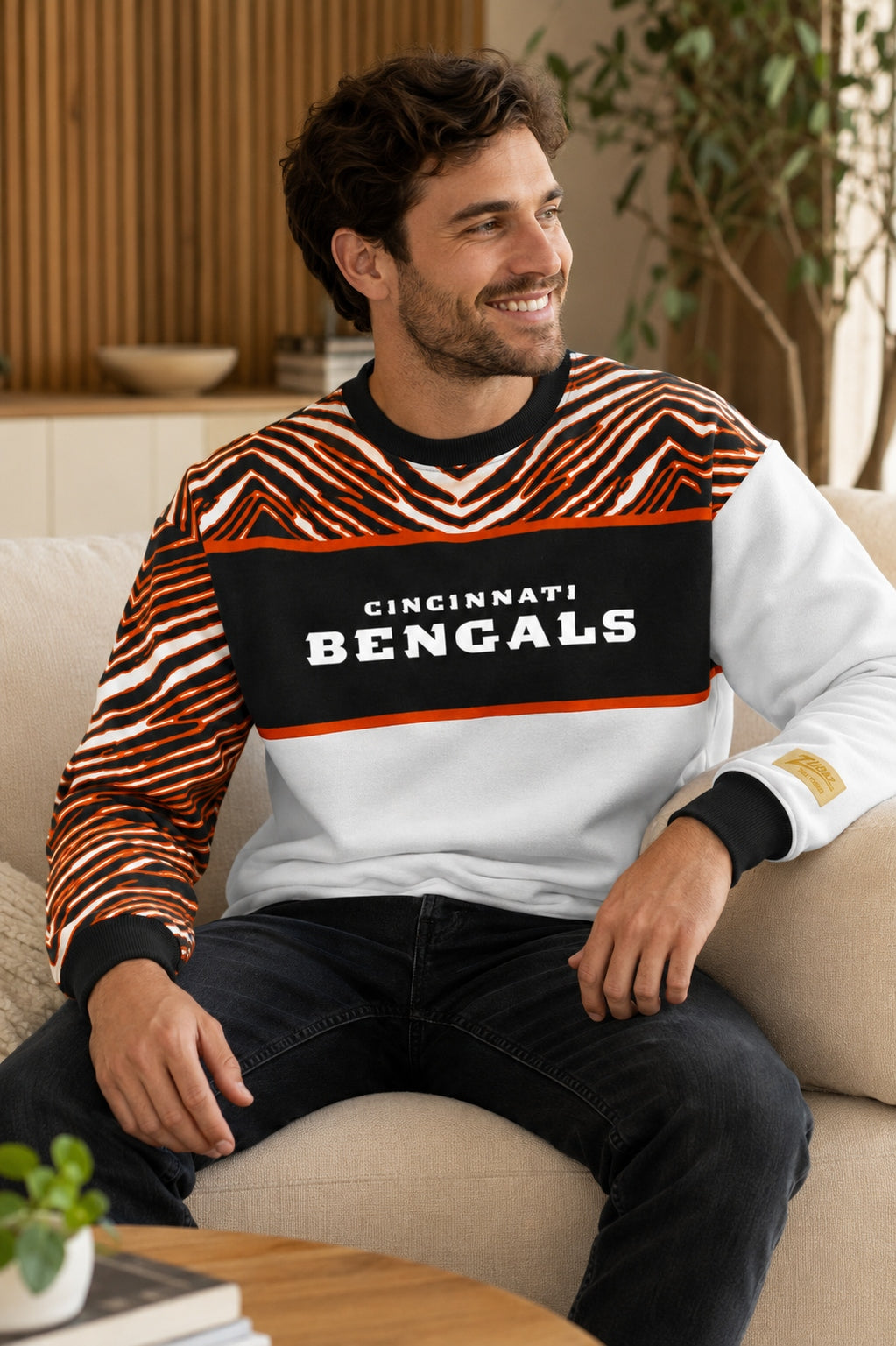 Zubaz NFL Men's & Women's 90s Strong Arm Crew, Cincinnati Bengals