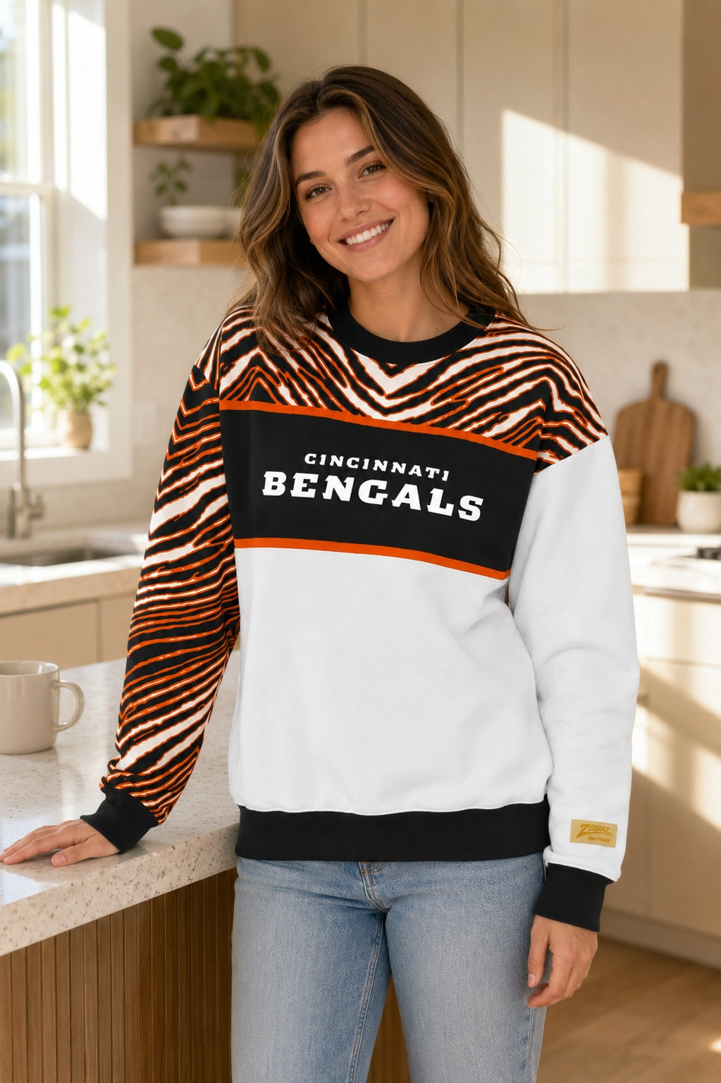 Zubaz NFL Men's & Women's 90s Strong Arm Crew, Cincinnati Bengals
