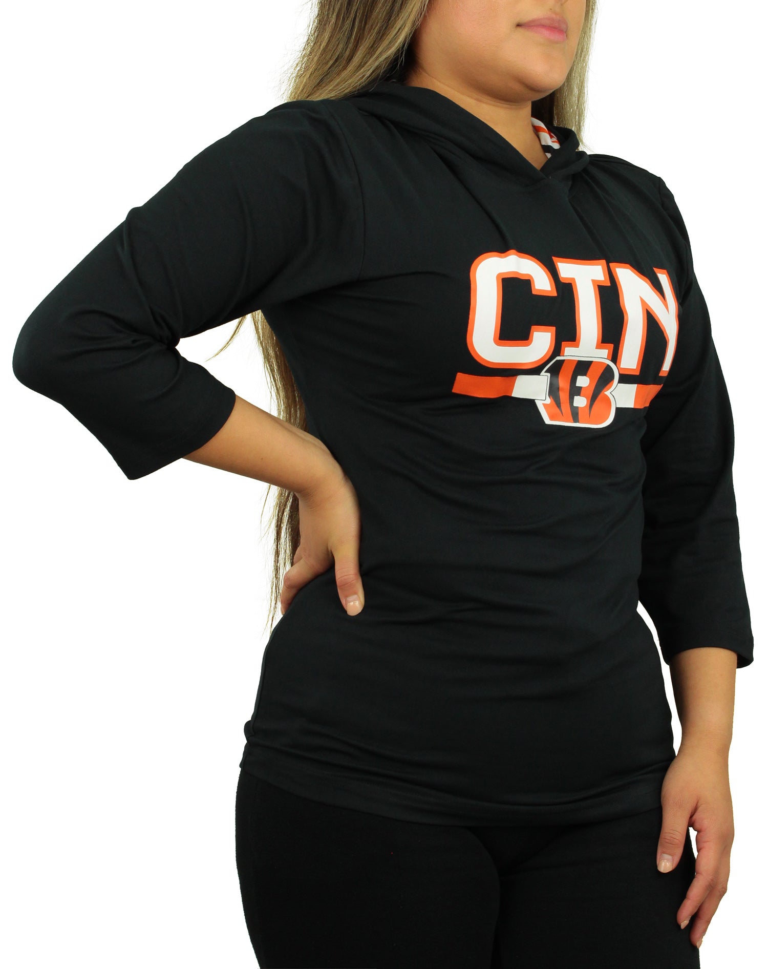 Zubaz NFL Women's Cincinnati Bengals Solid Team Color Lightweight Pullover