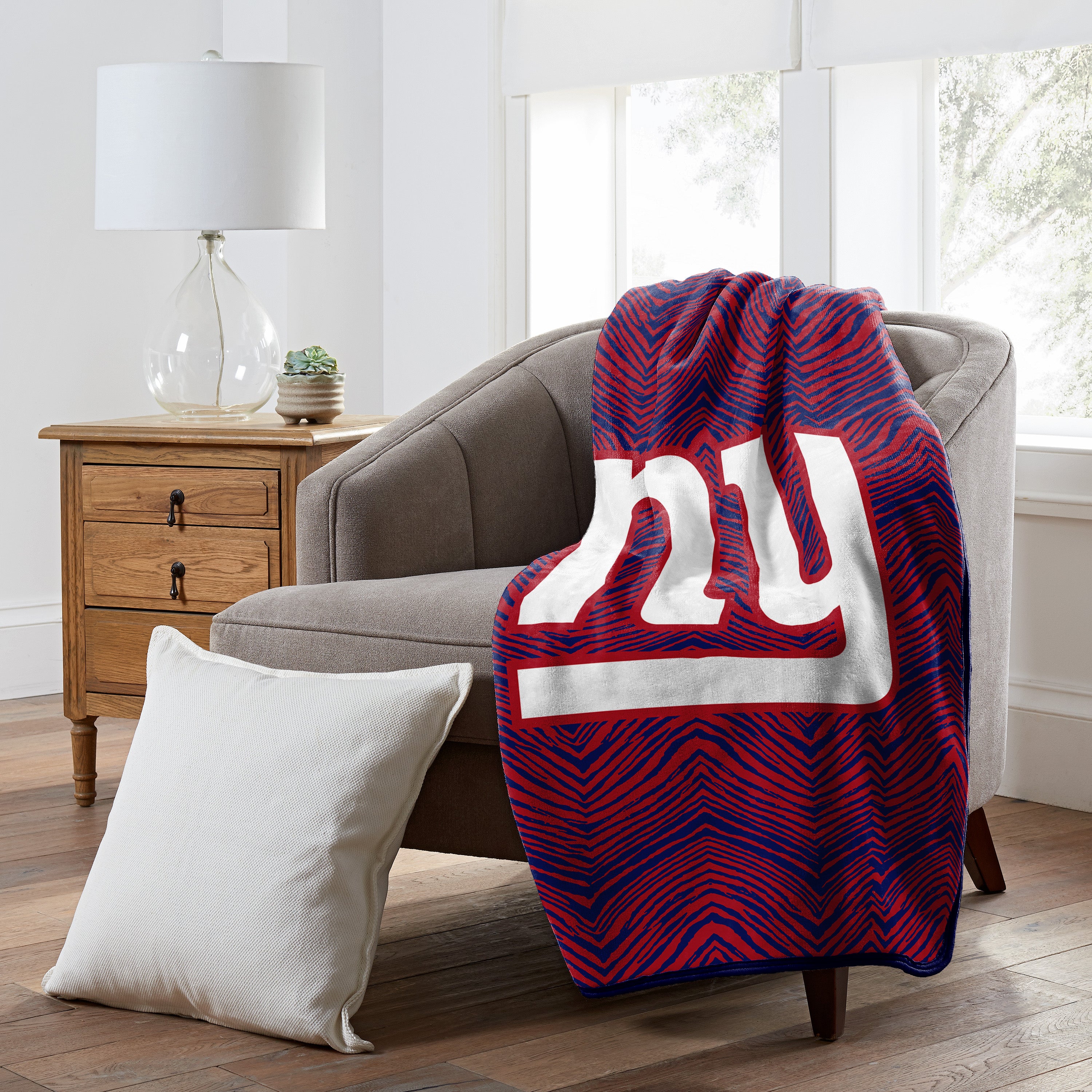 Zubaz X Northwest NFL New York Giants Zubified Raschel Throw Blanket