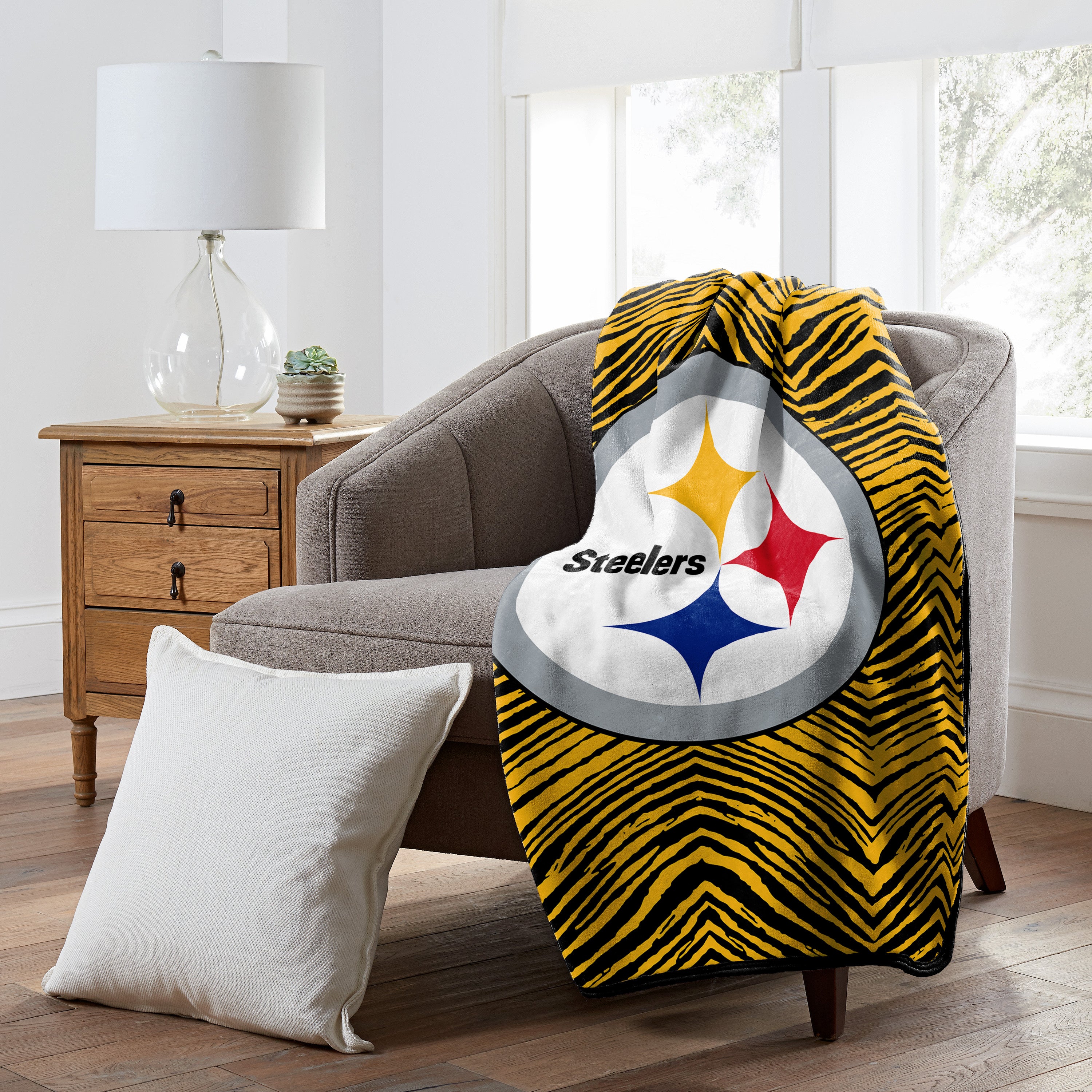 Zubaz X Northwest NFL Pittsburgh Steelers Zubified 50X60 Raschel Throw Blanket