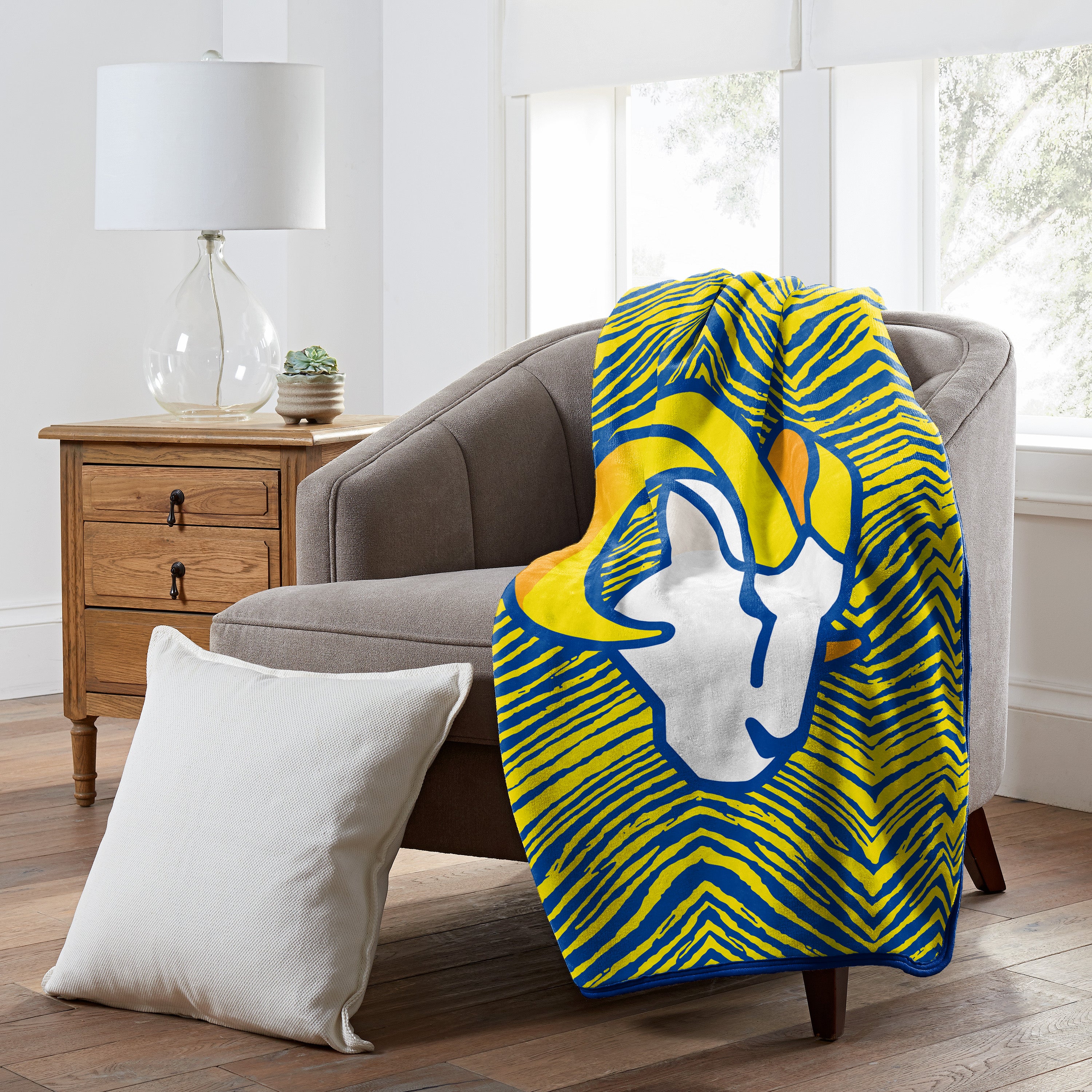 Zubaz X Northwest NFL Los Angeles Rams Zubified Raschel Throw Blanket