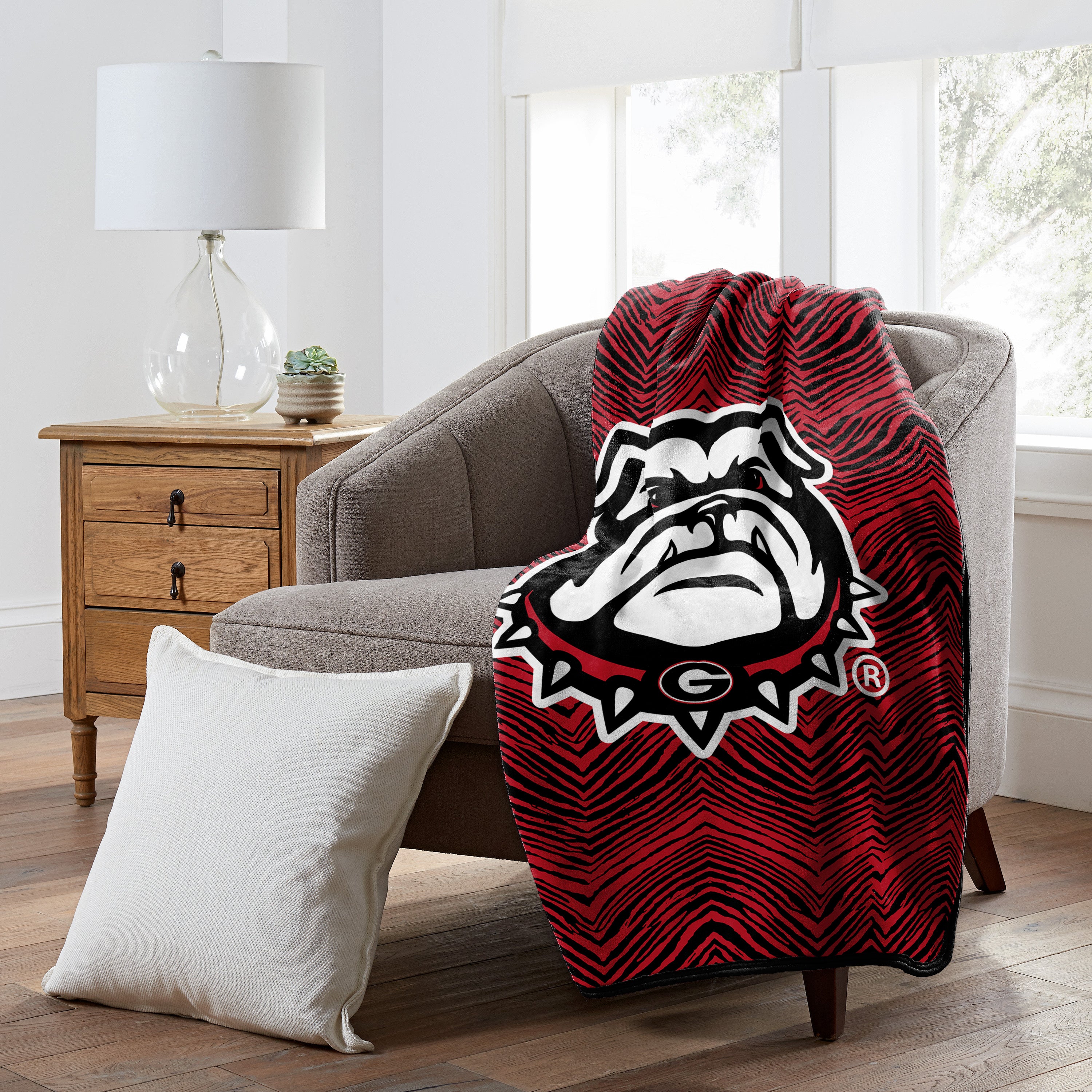 Zubaz By Northwest GEORGIA Bulldogs NCAA Zubified 50 X 60 Raschel Throw 380GSM