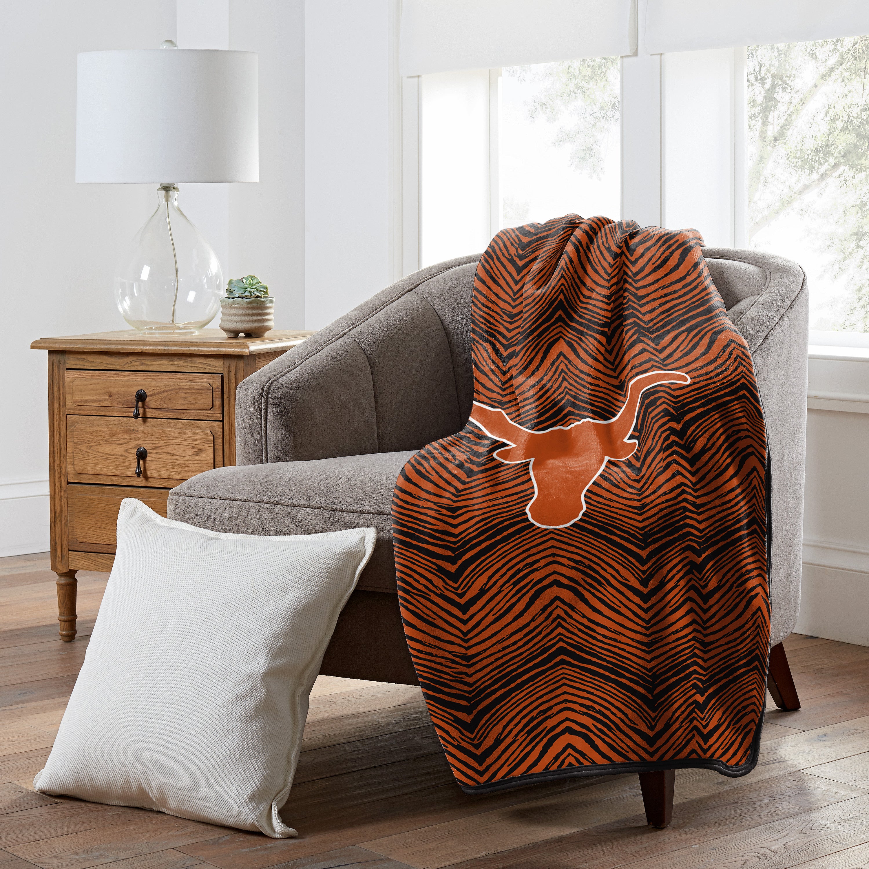 その他 USED BLANKET Zubaz x Northwest NCAA Texas Longhorns Zubified Raschel Throw Blanket